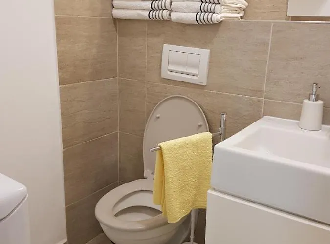 アパート Ultracentral Monadin 2 *