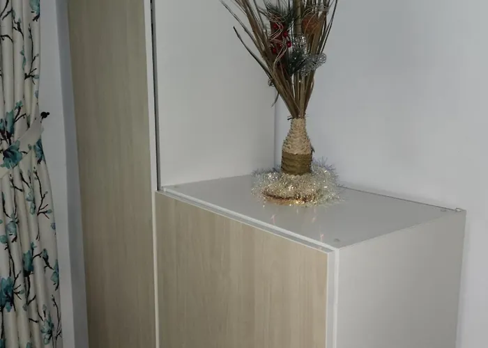 Ultracentral Monadin 2 *