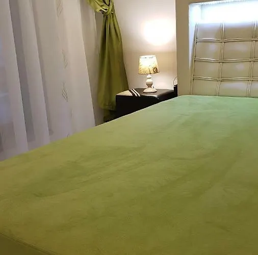 Ultracentral Monadin 2